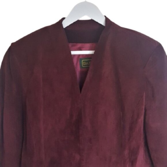 Vintage 90s Danier burgundy leather blazer jacket with cool closure - Picture 5 of 8